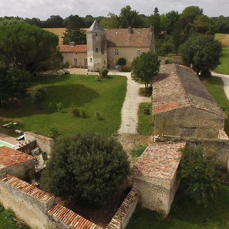 Gite Du Chateau De Pernan Avy 外观 照片