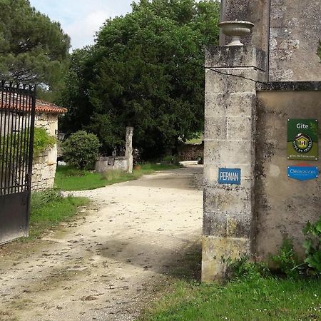 Gite Du Chateau De Pernan Avy 外观 照片