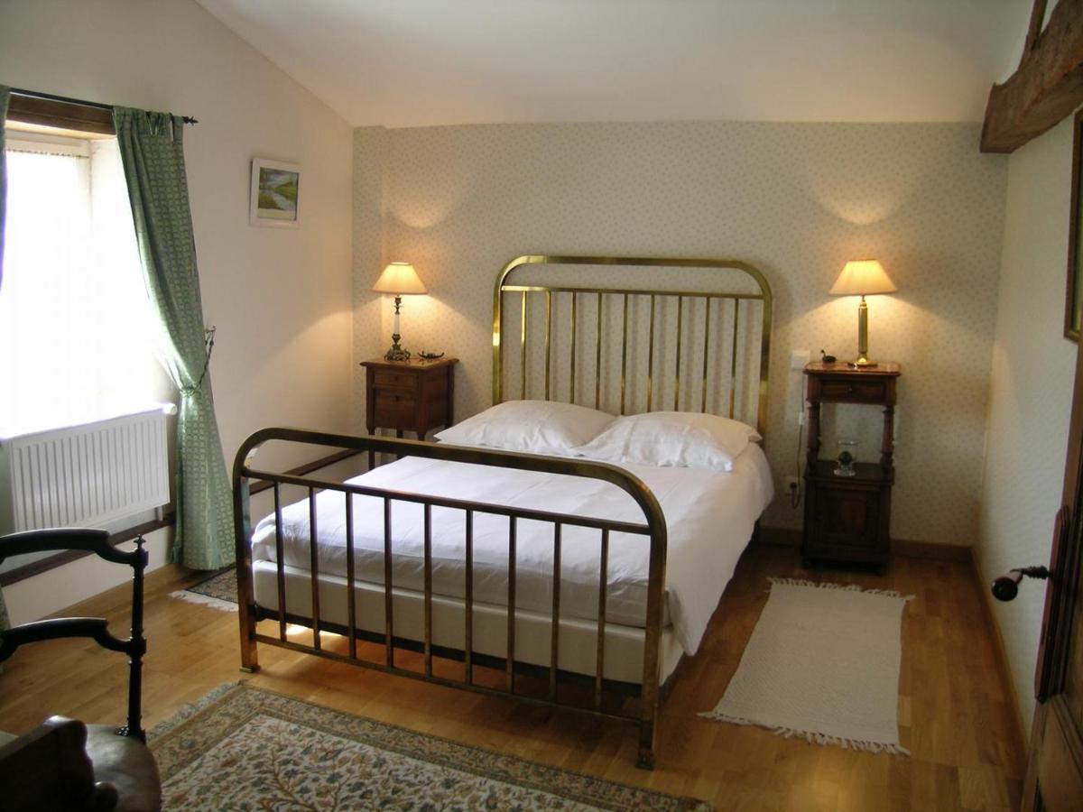 Gite Du Chateau De Pernan Avy 外观 照片