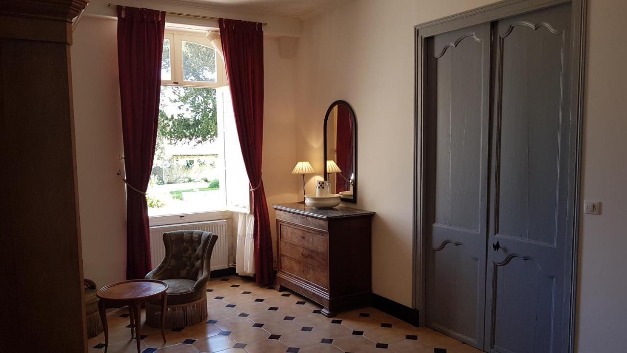 Gite Du Chateau De Pernan Avy 外观 照片