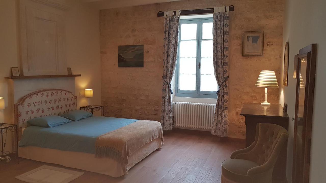 Gite Du Chateau De Pernan Avy 外观 照片