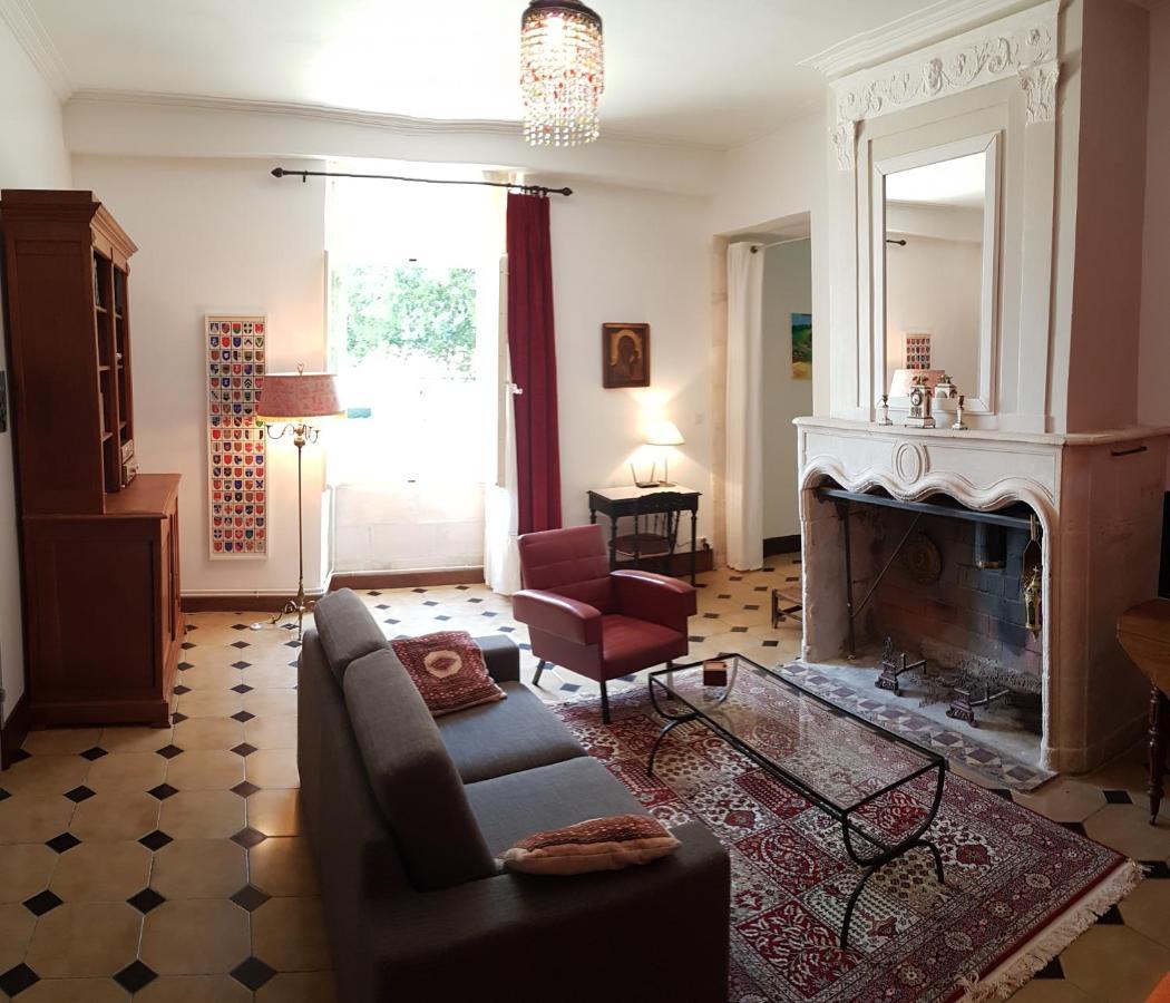 Gite Du Chateau De Pernan Avy 外观 照片